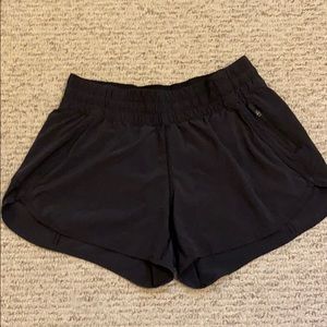 Lululemon tracker shorts